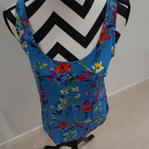Floral Sleeveless Top - Picture 4 of 7